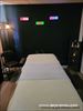 table de massage dans une chambre prive